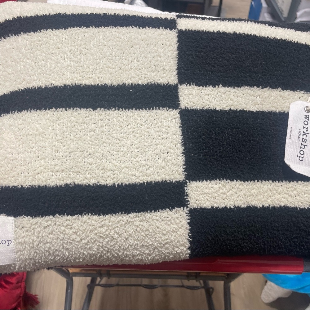 Workshop Home by Republic black and cream throw pillow faux teddy fabric NWT - Picture 2 of 8